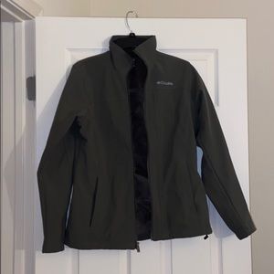 EUC Columbia Women’s Soft Shell Jacket - Small